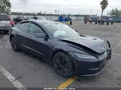 5YJ3E1EA9RF747679 2024 TESLA MODEL 3