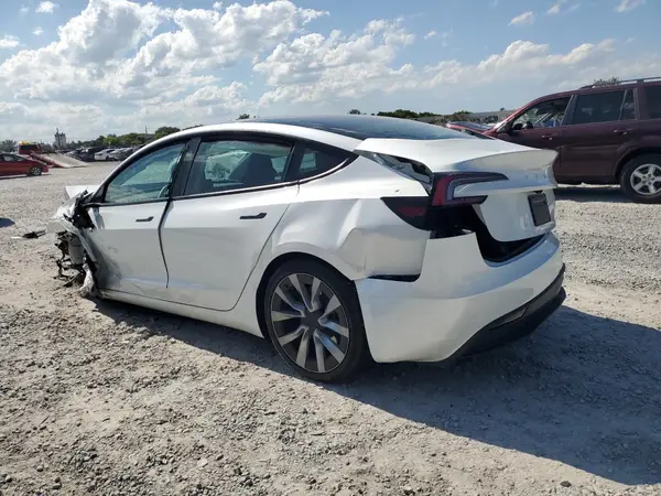 5YJ3E1EA9RF751909 2024 TESLA MODEL 3 - Image 2
