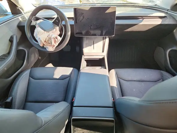 5YJ3E1EA9RF752672 2024 TESLA MODEL 3 - Image 8