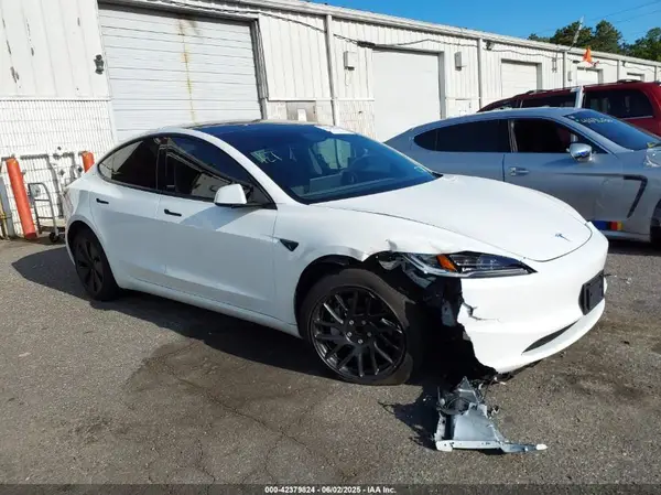 5YJ3E1EA9RF756849 2024 TESLA MODEL 3 - Image 1