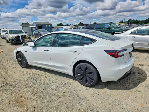5YJ3E1EA9RF756852 2024 TESLA MODEL 3 - Image 2