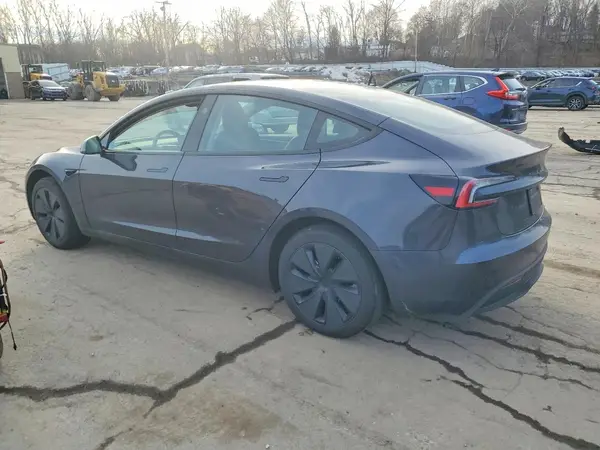 5YJ3E1EA9RF772680 2024 TESLA MODEL 3 - Image 2