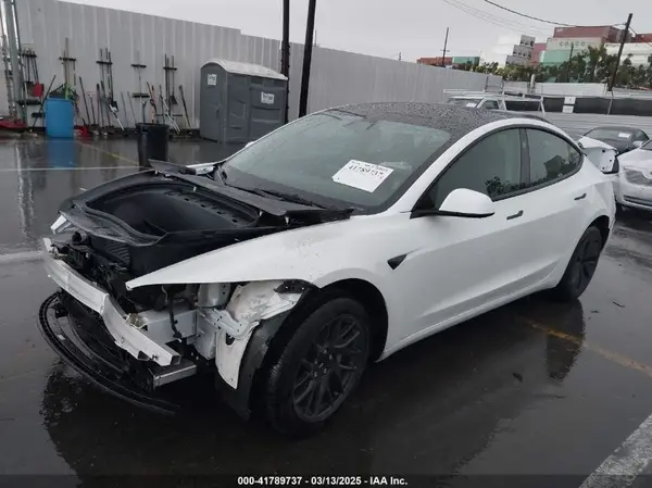 5YJ3E1EA9RF782688 2024 TESLA MODEL 3 - Image 2