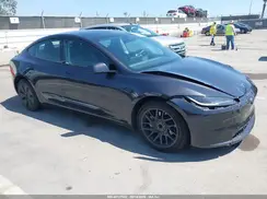 5YJ3E1EA9RF823689 2024 TESLA MODEL 3
