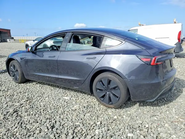 5YJ3E1EA9RF826883 2024 TESLA MODEL 3 - Image 2
