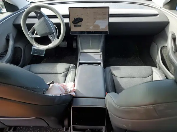 5YJ3E1EA9RF826883 2024 TESLA MODEL 3 - Image 8