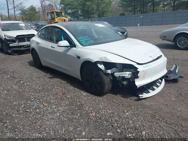 5YJ3E1EA9RF828598 2024 TESLA MODEL 3 - Image 1
