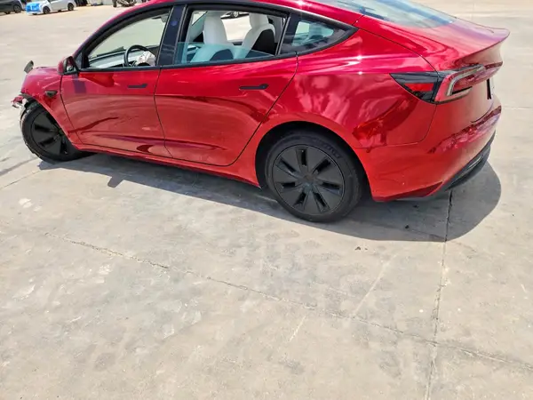 5YJ3E1EA9RF830576 2024 TESLA MODEL 3 - Image 2