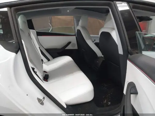 5YJ3E1EA9RF836300 2024 TESLA MODEL 3 - Image 8