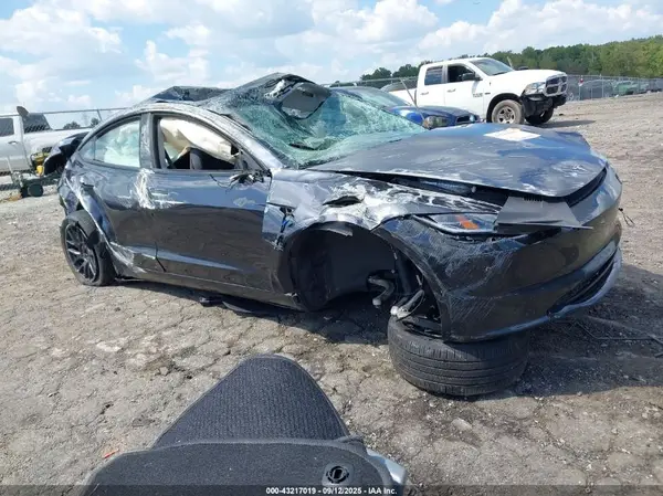 5YJ3E1EA9RF856210 2024 TESLA MODEL 3 - Image 1