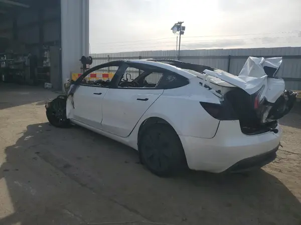5YJ3E1EA9RF858023 2024 TESLA MODEL 3 - Image 2
