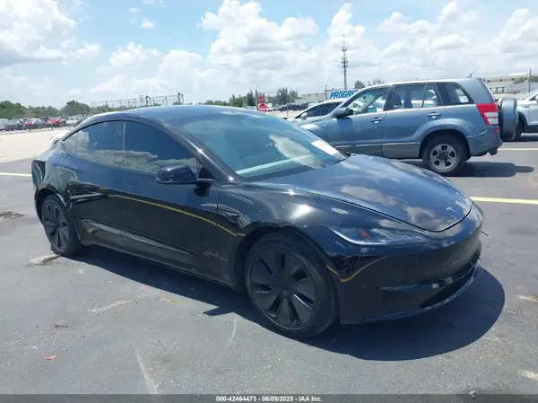5YJ3E1EA9RF861066 2024 TESLA MODEL 3 - Image 1