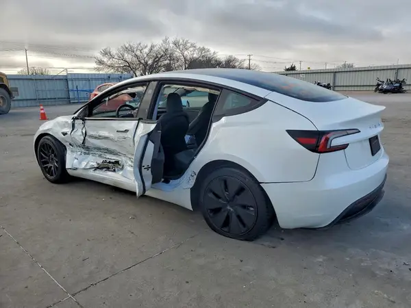 5YJ3E1EA9RF869877 2024 TESLA MODEL 3 - Image 2