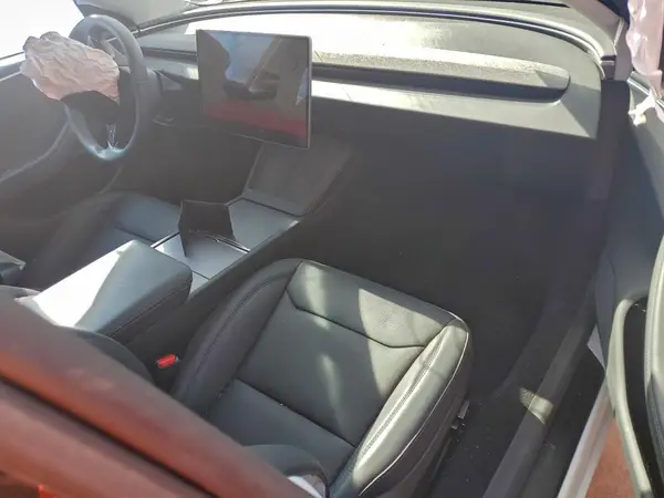 5YJ3E1EA9RF869877 2024 TESLA MODEL 3 - Image 8