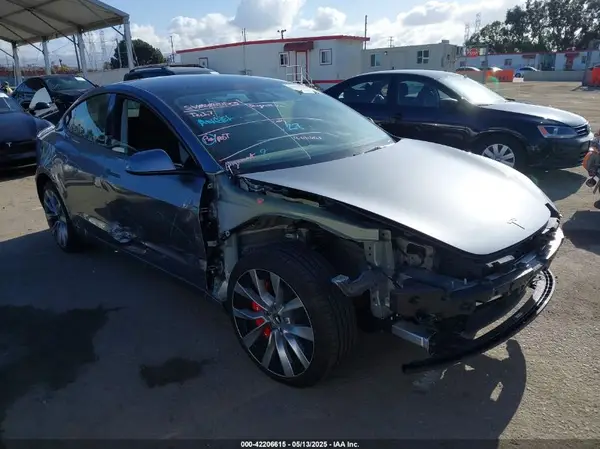 5YJ3E1EA9RF870138 2024 TESLA MODEL 3 - Image 1