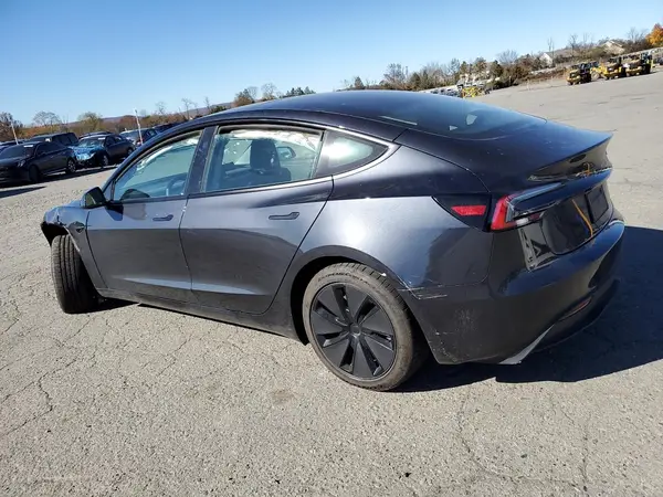 5YJ3E1EA9RF873198 2024 TESLA MODEL 3 - Image 2