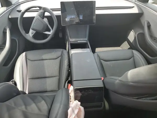 5YJ3E1EA9SF001061 2025 TESLA MODEL 3 - Image 8