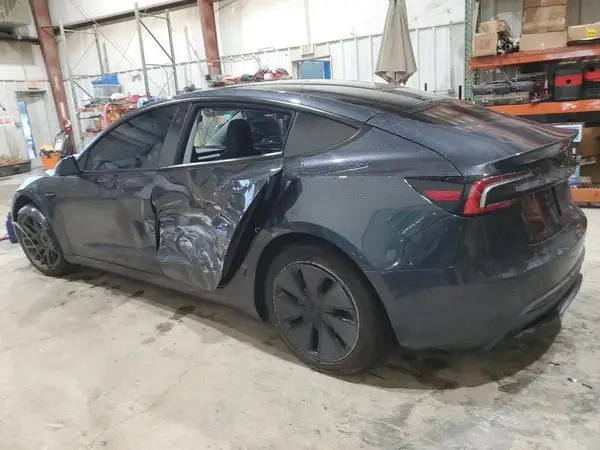 5YJ3E1EA9SF005238 2025 TESLA MODEL 3 - Image 2