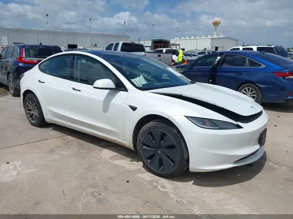 5YJ3E1EA9SF005613 2025 TESLA MODEL 3 - Image 1