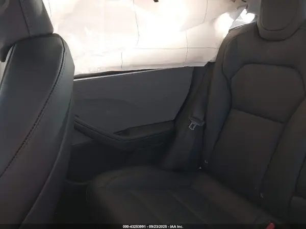 5YJ3E1EA9SF005725 2025 TESLA MODEL 3 - Image 8