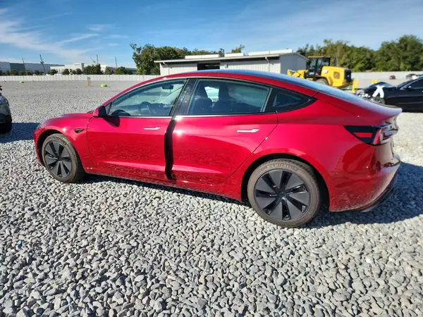5YJ3E1EA9SF011542 2025 TESLA MODEL 3 - Image 2