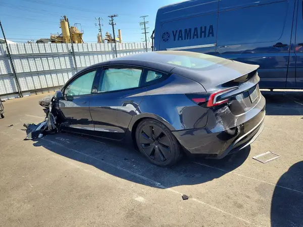 5YJ3E1EA9SF013761 2025 TESLA MODEL 3 - Image 2