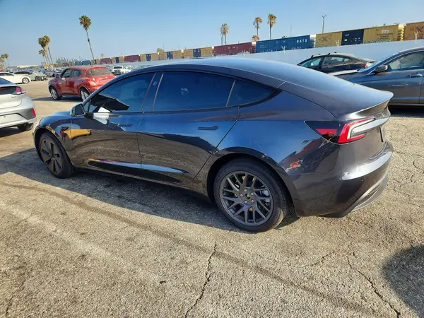 5YJ3E1EA9SF015185 2025 TESLA MODEL 3 - Image 2