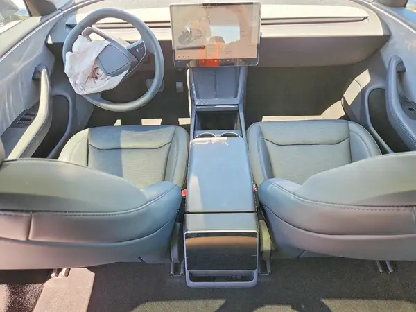 5YJ3E1EA9SF016532 2025 TESLA MODEL 3 - Image 8