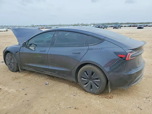 5YJ3E1EA9SF022735 2025 TESLA MODEL 3 - Image 2