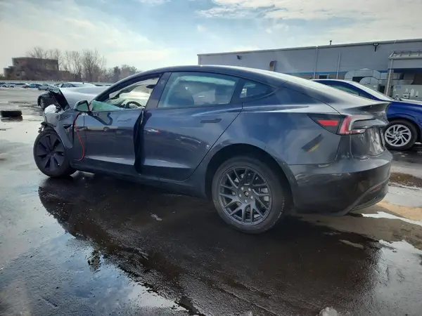5YJ3E1EA9SF024503 2025 TESLA MODEL 3 - Image 2