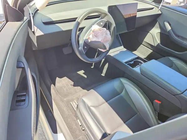 5YJ3E1EA9SF025392 2025 TESLA MODEL 3 - Image 8