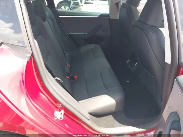5YJ3E1EA9SF031211 2025 TESLA MODEL 3 - Image 8