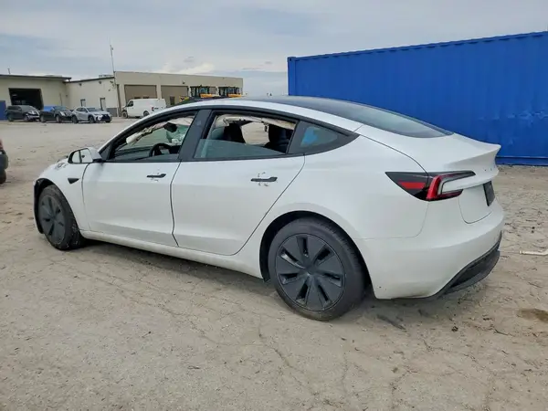 5YJ3E1EA9SF033623 2025 TESLA MODEL 3 - Image 2