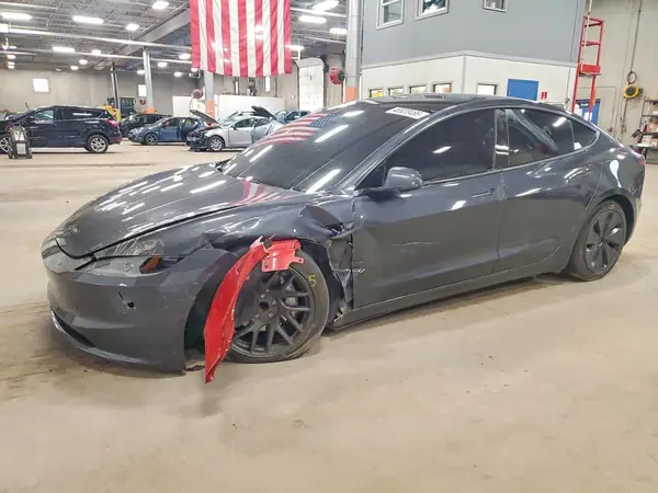 5YJ3E1EA9SF038983 2025 TESLA MODEL 3 - Image 1
