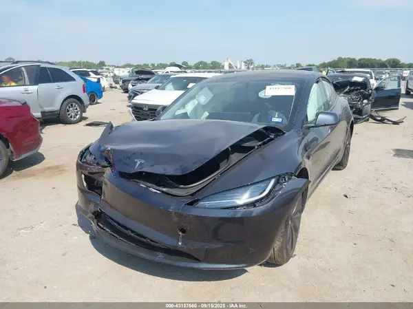 5YJ3E1EA9SF040314 2025 TESLA MODEL 3 - Image 2
