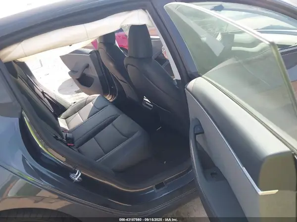 5YJ3E1EA9SF040314 2025 TESLA MODEL 3 - Image 8
