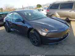 5YJ3E1EA9SF040880 2025 TESLA MODEL 3