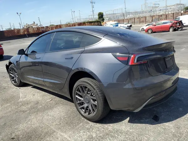 5YJ3E1EA9SF048526 2025 TESLA MODEL 3 - Image 2