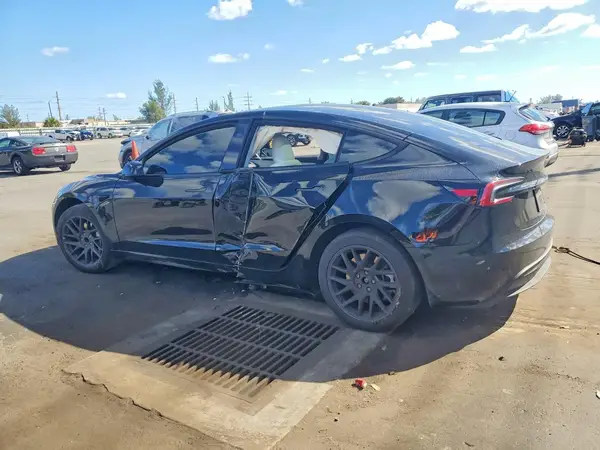 5YJ3E1EA9SF050616 2025 TESLA MODEL 3 - Image 2