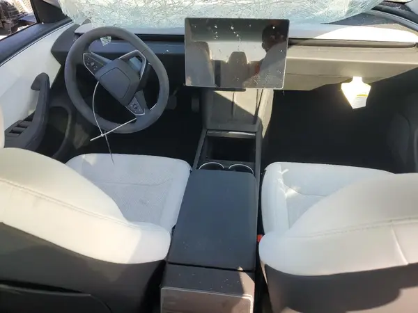 5YJ3E1EA9SF051037 2025 TESLA MODEL 3 - Image 8
