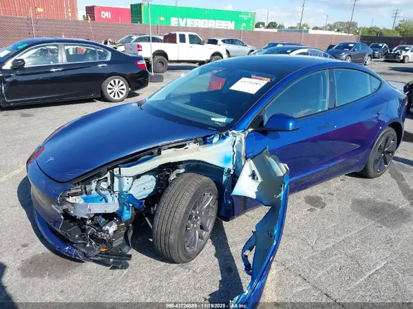 5YJ3E1EA9SF058411 2025 TESLA MODEL 3 - Image 2