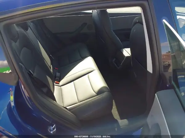5YJ3E1EA9SF058411 2025 TESLA MODEL 3 - Image 8