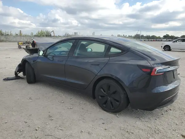 5YJ3E1EA9SF061244 2025 TESLA MODEL 3 - Image 2