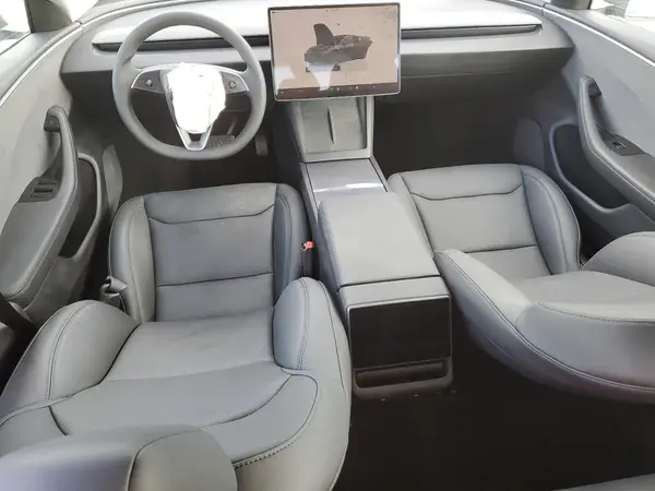 5YJ3E1EA9SF061244 2025 TESLA MODEL 3 - Image 8