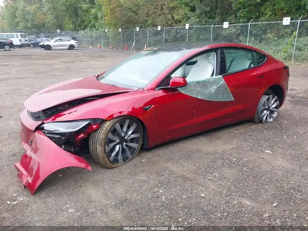 5YJ3E1EA9SF067898 2025 TESLA MODEL 3 - Image 2