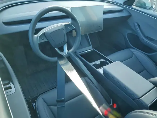 5YJ3E1EA9SF080330 2025 TESLA MODEL 3 - Image 8