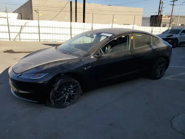 5YJ3E1EA9SF877273 2025 TESLA MODEL 3 - Image 1