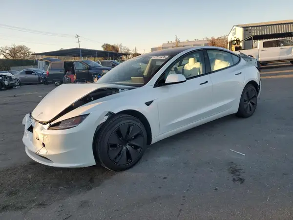 5YJ3E1EA9SF878276 2025 TESLA MODEL 3 - Image 1