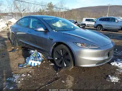 5YJ3E1EA9SF885101 2025 TESLA MODEL 3