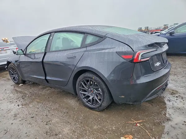 5YJ3E1EA9SF890864 2025 TESLA MODEL 3 - Image 2